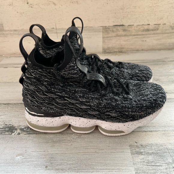 youth lebron 15